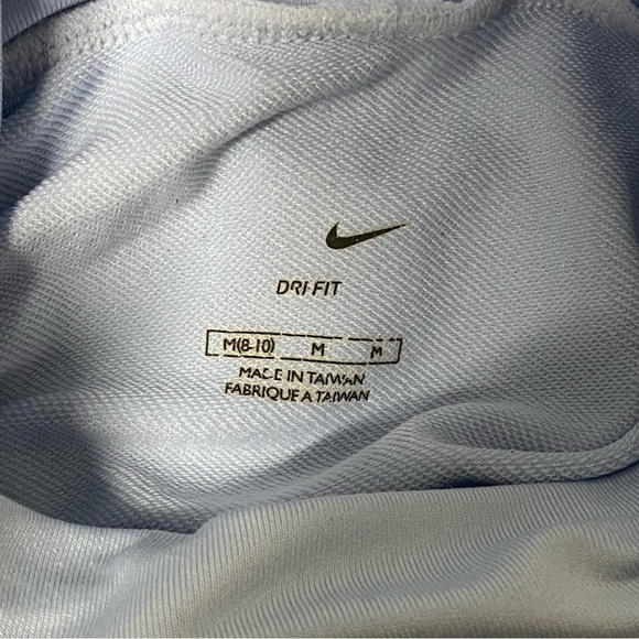 Nike - Picture 3 of 4